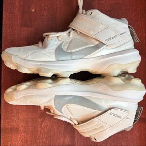 Nike Mike Trout Youth baseball cleats 5Y